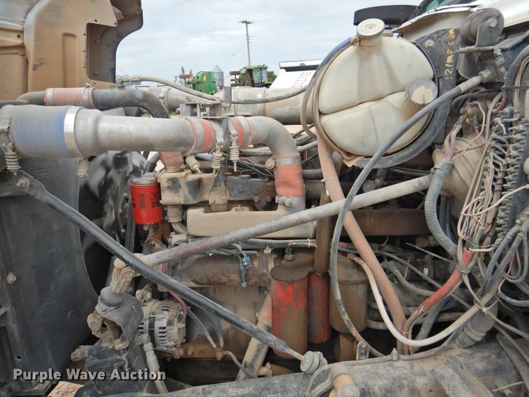 image for item DK2259 1996 Mack RD690S  semi truck