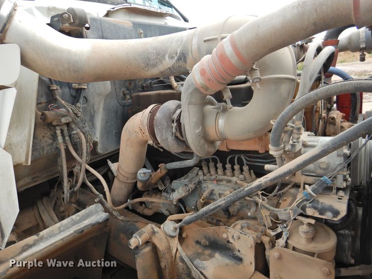 image for item DK2259 1996 Mack RD690S  semi truck