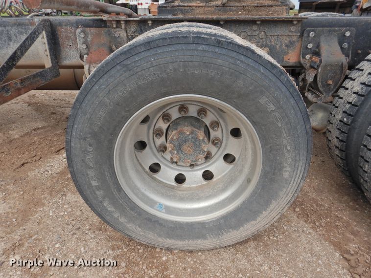 image for item DK2259 1996 Mack RD690S  semi truck