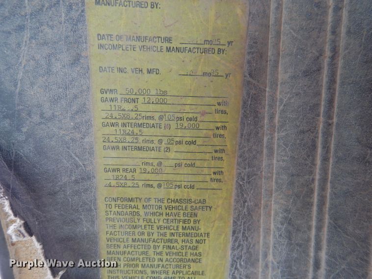 image for item DK2259 1996 Mack RD690S  semi truck