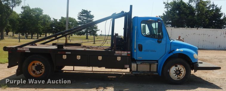 image for item DK8009 2005 Freightliner Business Class M2  winch truck