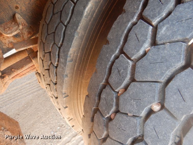 image for item DK8009 2005 Freightliner Business Class M2  winch truck