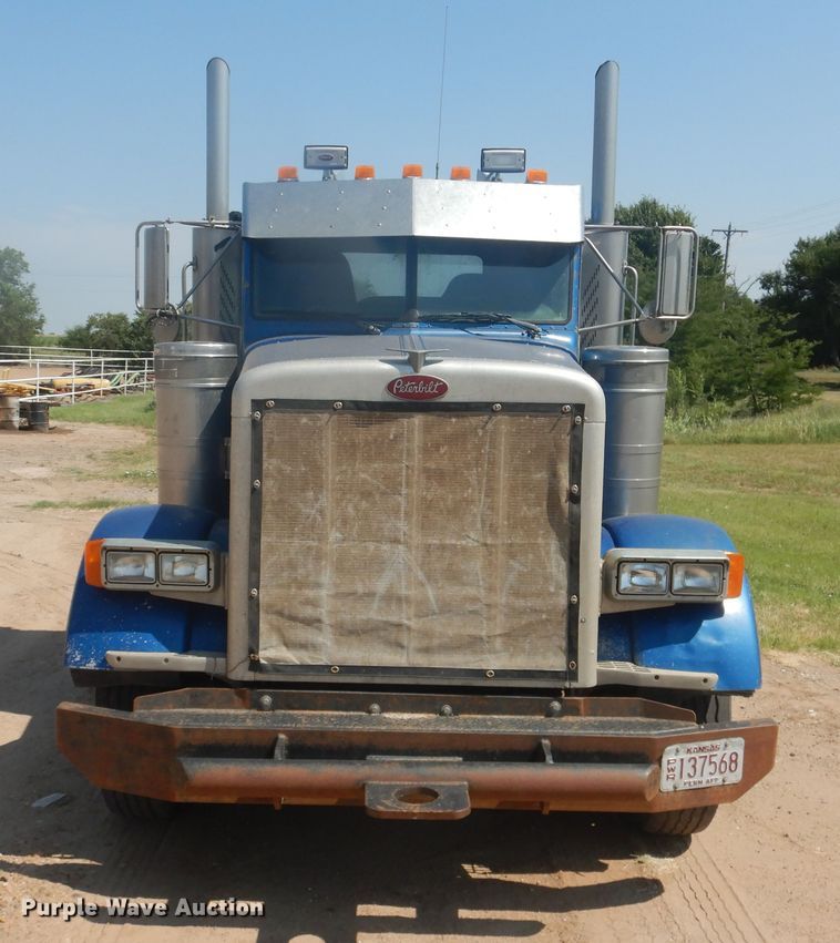 image for item DK8010 2004 Peterbilt 379  semi truck