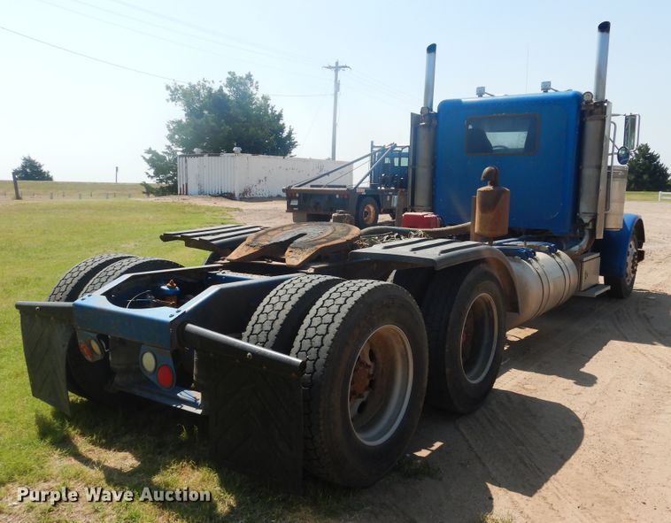 image for item DK8010 2004 Peterbilt 379  semi truck