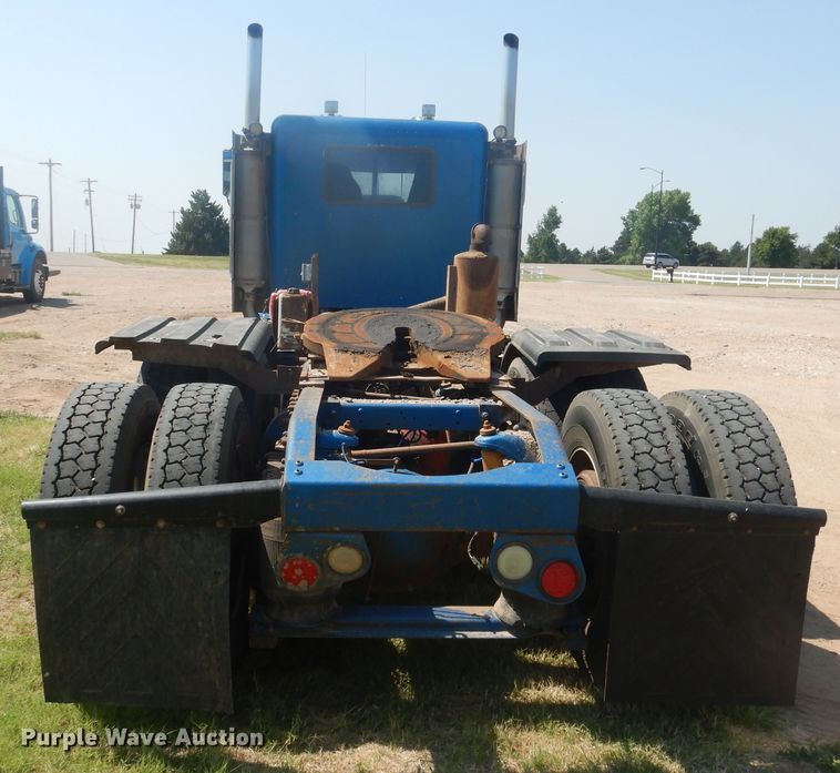 image for item DK8010 2004 Peterbilt 379  semi truck