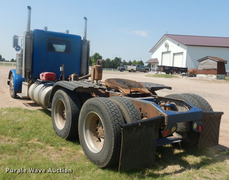 image for item DK8010 2004 Peterbilt 379  semi truck