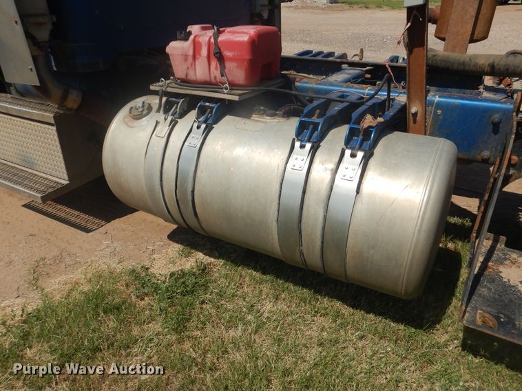 image for item DK8010 2004 Peterbilt 379  semi truck