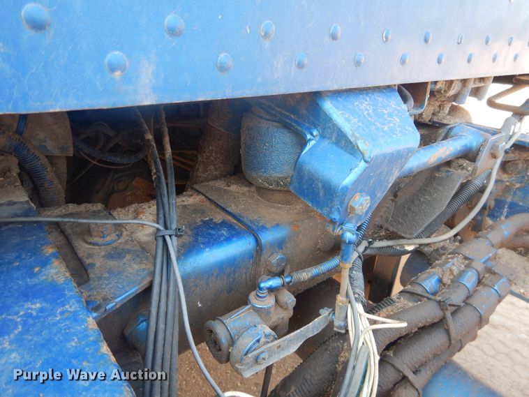 image for item DK8010 2004 Peterbilt 379  semi truck