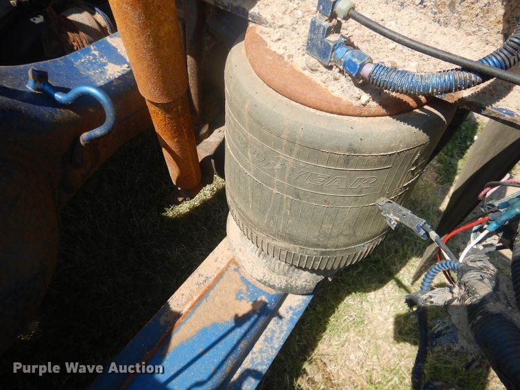 image for item DK8010 2004 Peterbilt 379  semi truck