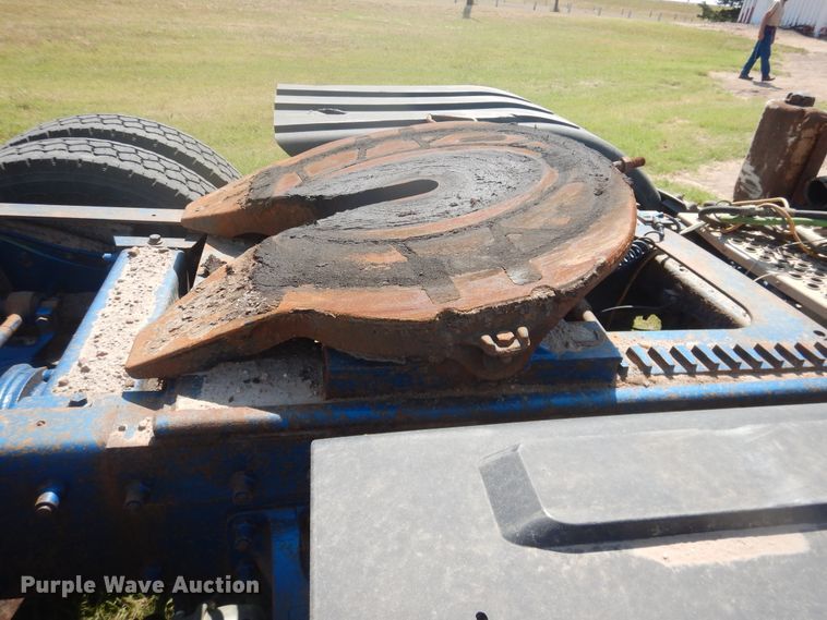 image for item DK8010 2004 Peterbilt 379  semi truck