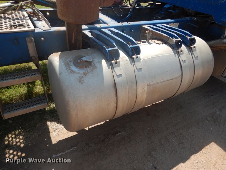 image for item DK8010 2004 Peterbilt 379  semi truck