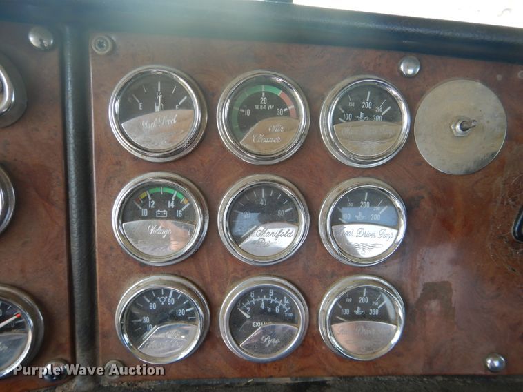 image for item DK8010 2004 Peterbilt 379  semi truck