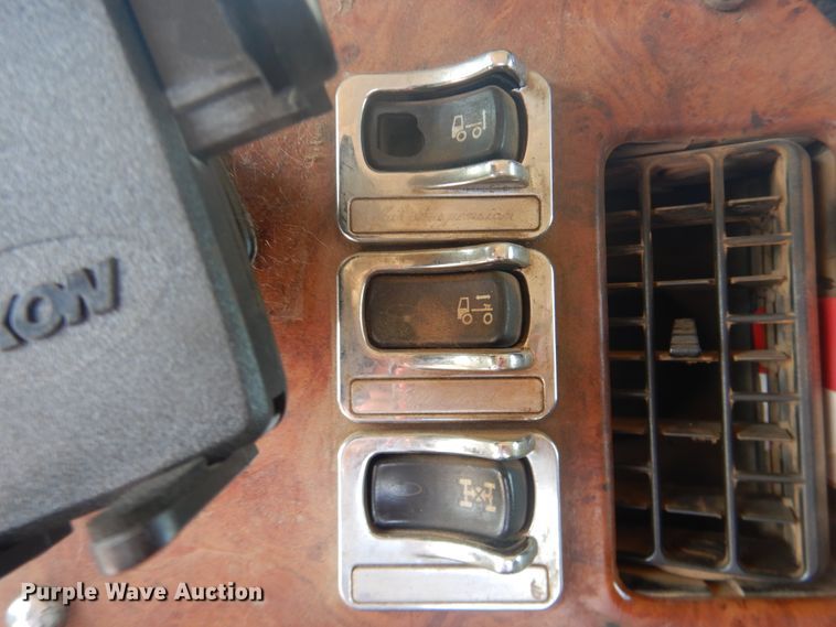 image for item DK8010 2004 Peterbilt 379  semi truck