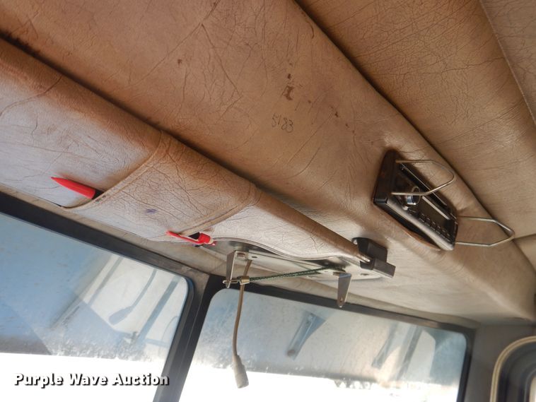 image for item DK8010 2004 Peterbilt 379  semi truck