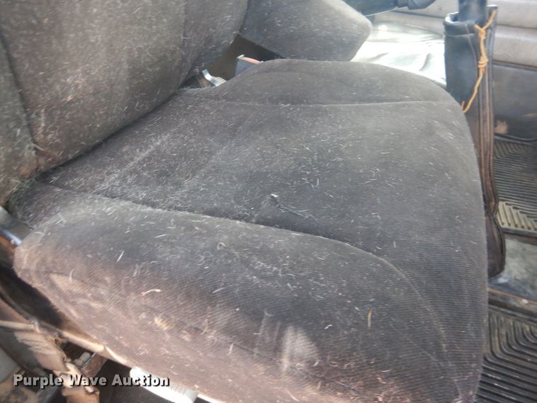 image for item DK8010 2004 Peterbilt 379  semi truck