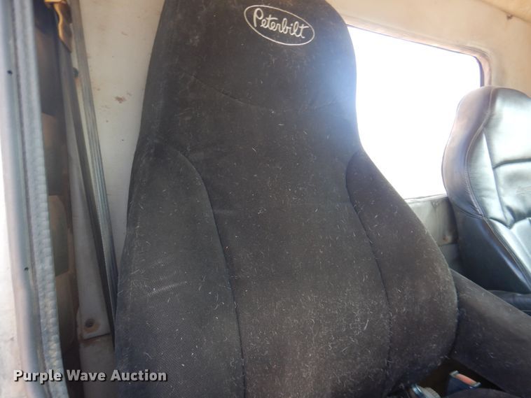 image for item DK8010 2004 Peterbilt 379  semi truck