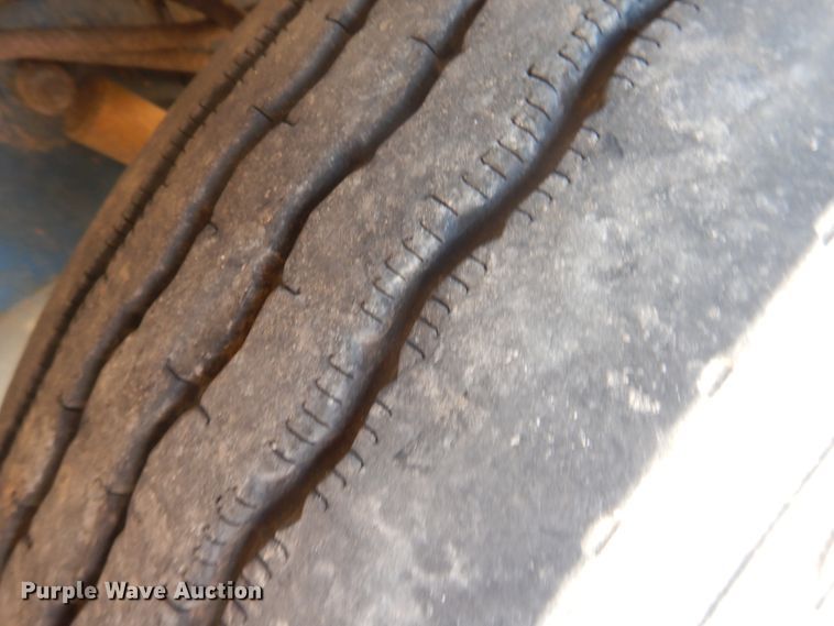 image for item DK8010 2004 Peterbilt 379  semi truck