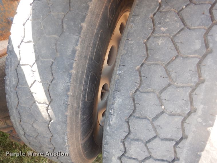 image for item DK8010 2004 Peterbilt 379  semi truck