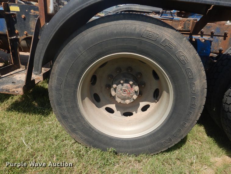 image for item DK8010 2004 Peterbilt 379  semi truck