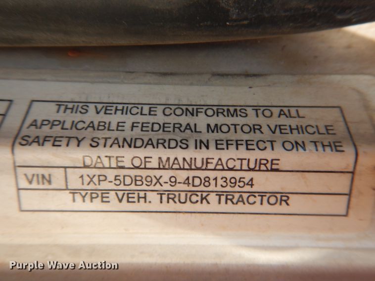 image for item DK8010 2004 Peterbilt 379  semi truck