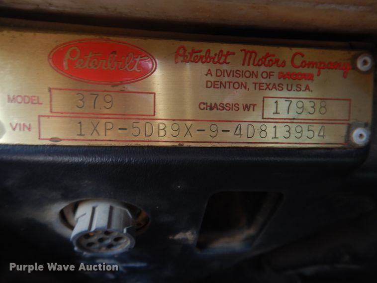 image for item DK8010 2004 Peterbilt 379  semi truck