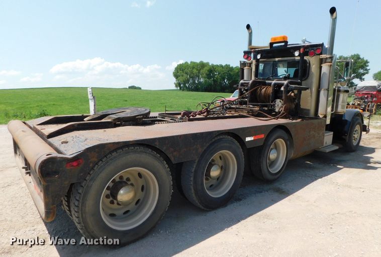 image for item DK8606 1999 Peterbilt 379  winch truck