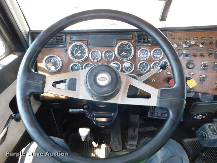 image for item DK8606 1999 Peterbilt 379  winch truck