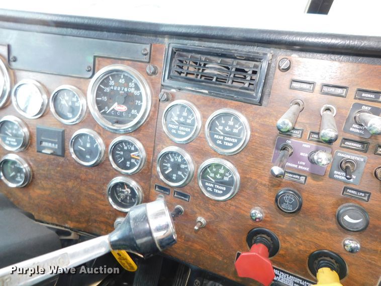 image for item DK8606 1999 Peterbilt 379  winch truck