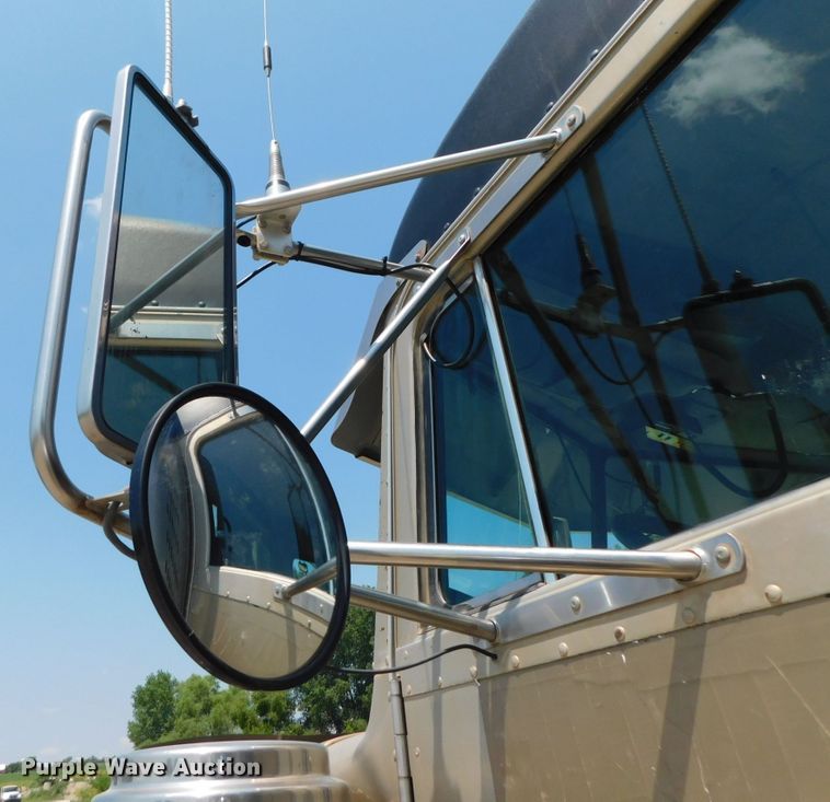 image for item DK8606 1999 Peterbilt 379  winch truck