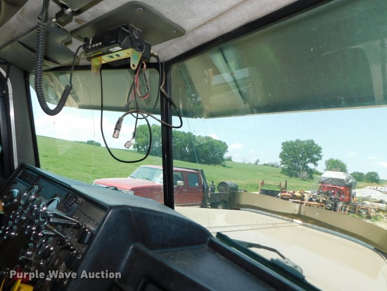 image for item DK8606 1999 Peterbilt 379  winch truck