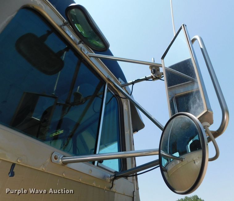 image for item DK8606 1999 Peterbilt 379  winch truck