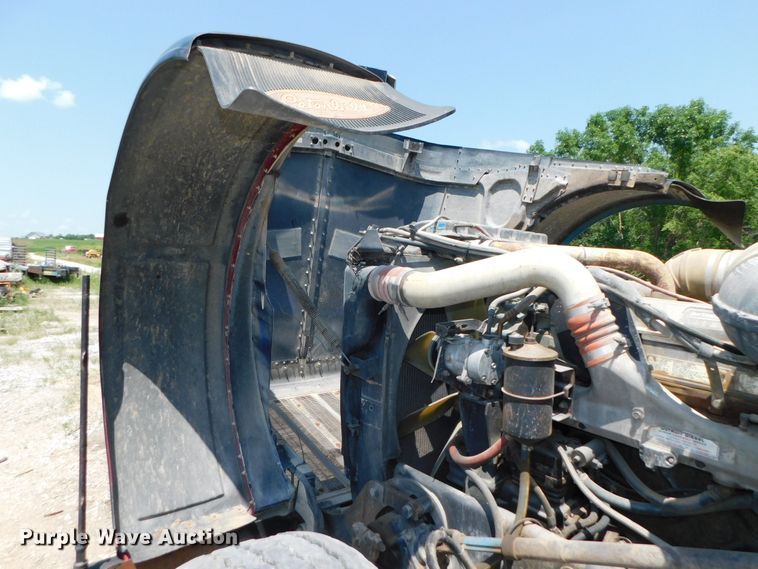 image for item DK8606 1999 Peterbilt 379  winch truck