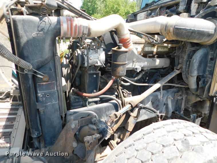 image for item DK8606 1999 Peterbilt 379  winch truck