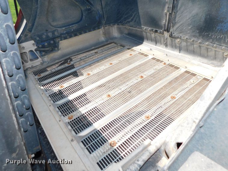 image for item DK8606 1999 Peterbilt 379  winch truck