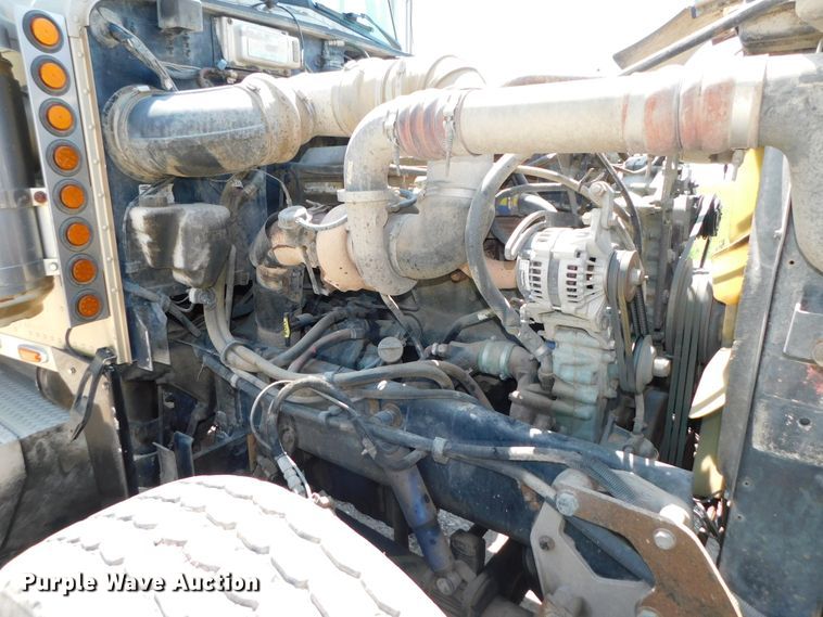 image for item DK8606 1999 Peterbilt 379  winch truck