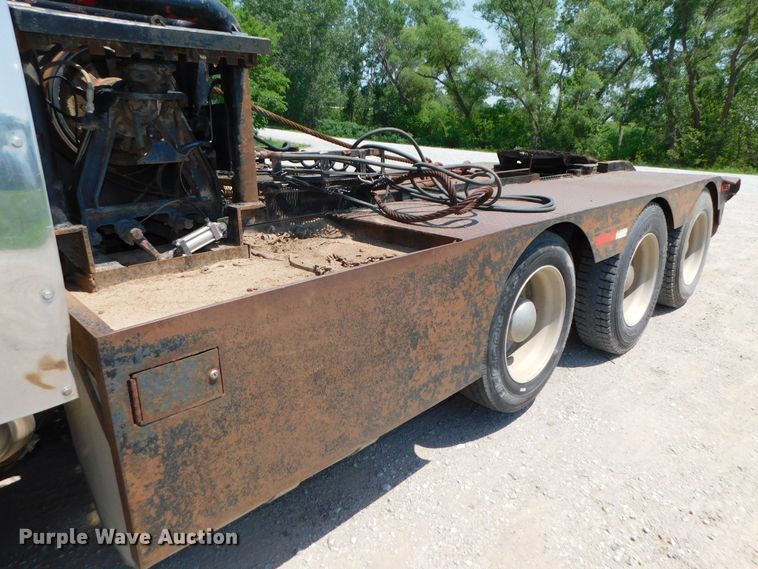 image for item DK8606 1999 Peterbilt 379  winch truck