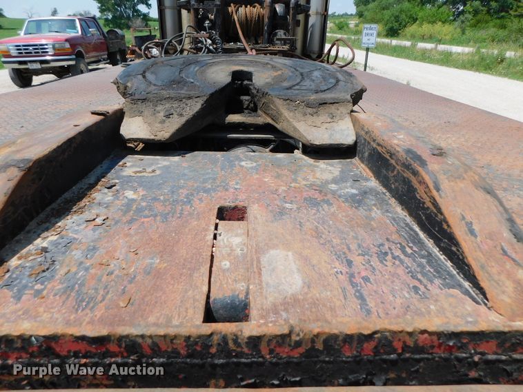 image for item DK8606 1999 Peterbilt 379  winch truck