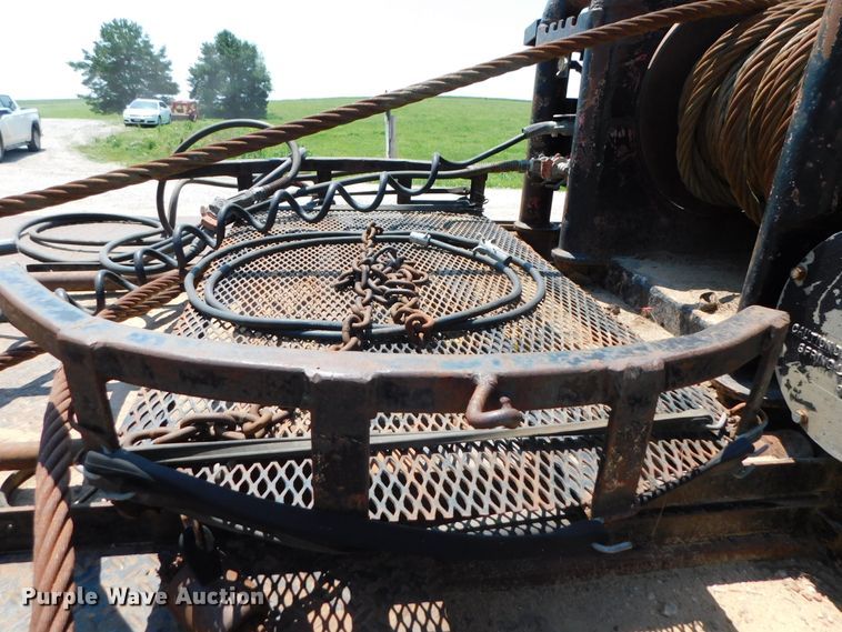 image for item DK8606 1999 Peterbilt 379  winch truck