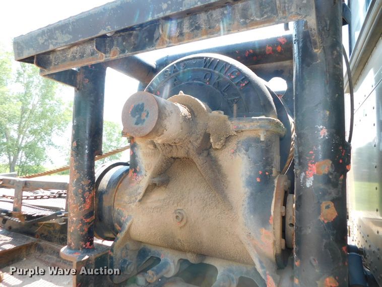 image for item DK8606 1999 Peterbilt 379  winch truck