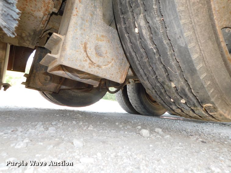 image for item DK8606 1999 Peterbilt 379  winch truck