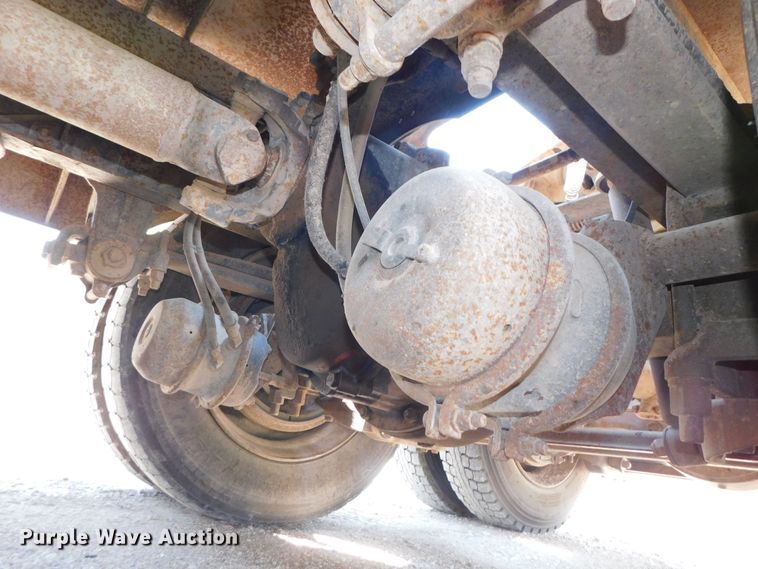 image for item DK8606 1999 Peterbilt 379  winch truck