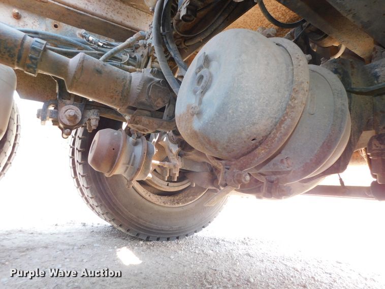 image for item DK8606 1999 Peterbilt 379  winch truck