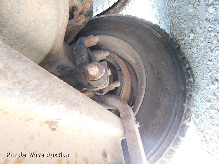 image for item DK8606 1999 Peterbilt 379  winch truck