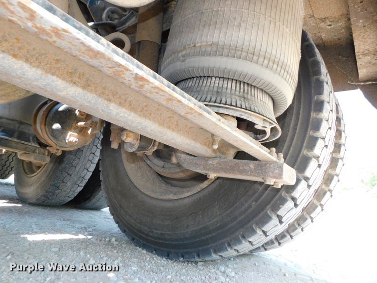 image for item DK8606 1999 Peterbilt 379  winch truck