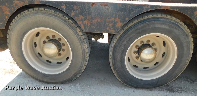 image for item DK8606 1999 Peterbilt 379  winch truck