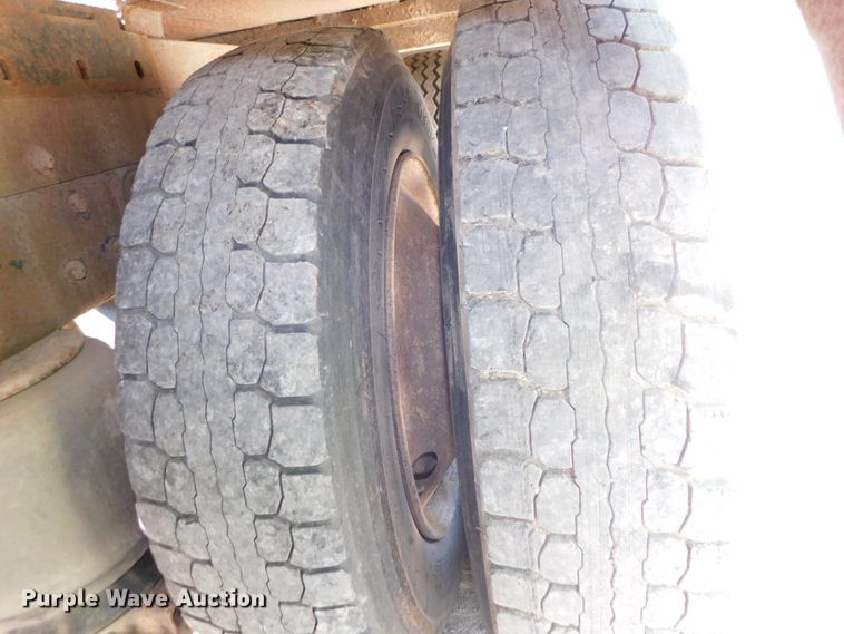 image for item DK8606 1999 Peterbilt 379  winch truck