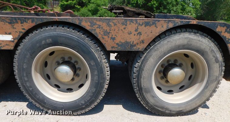 image for item DK8606 1999 Peterbilt 379  winch truck