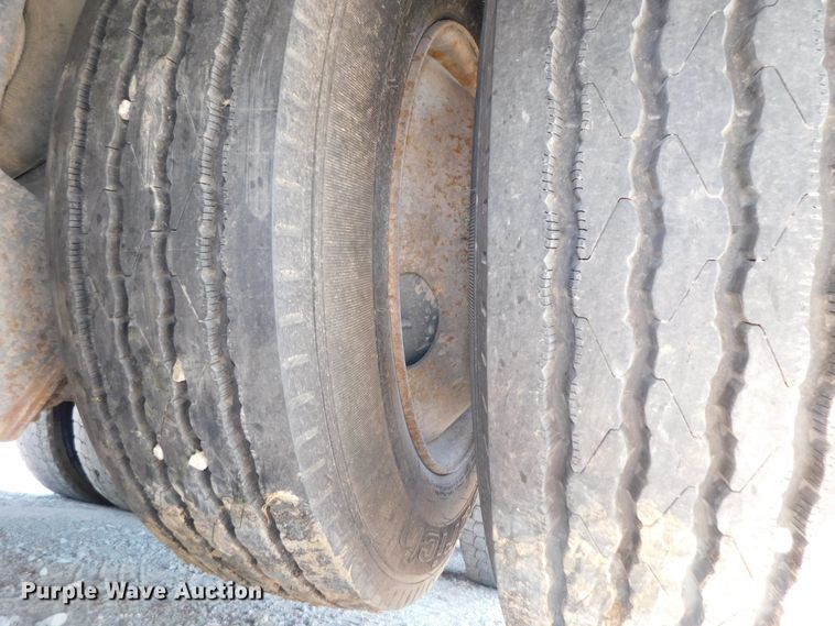 image for item DK8606 1999 Peterbilt 379  winch truck