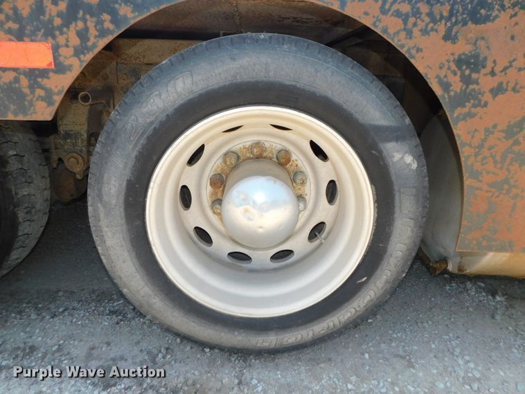 image for item DK8606 1999 Peterbilt 379  winch truck