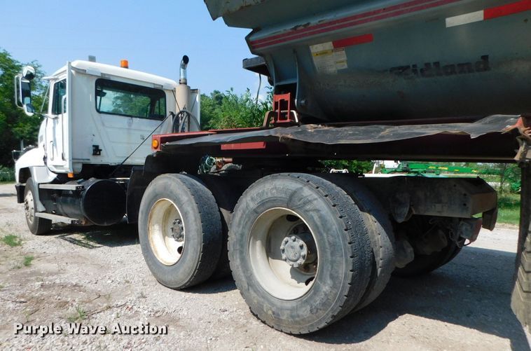 image for item DK8612 1993 Mack CH613  semi truck